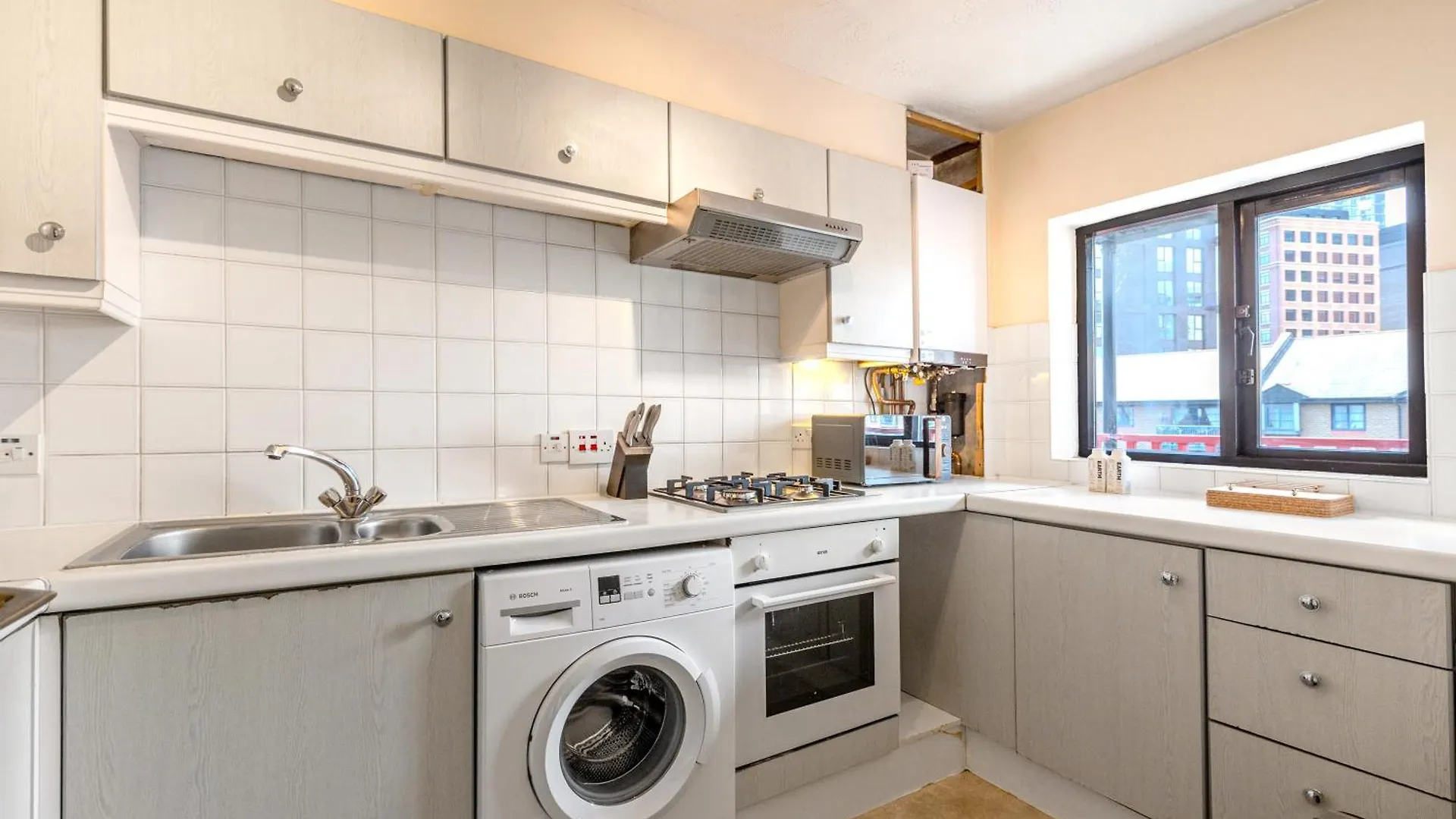 Cosy 1BR in Canary Wharf with Balcony 10min Tube London United Kingdom