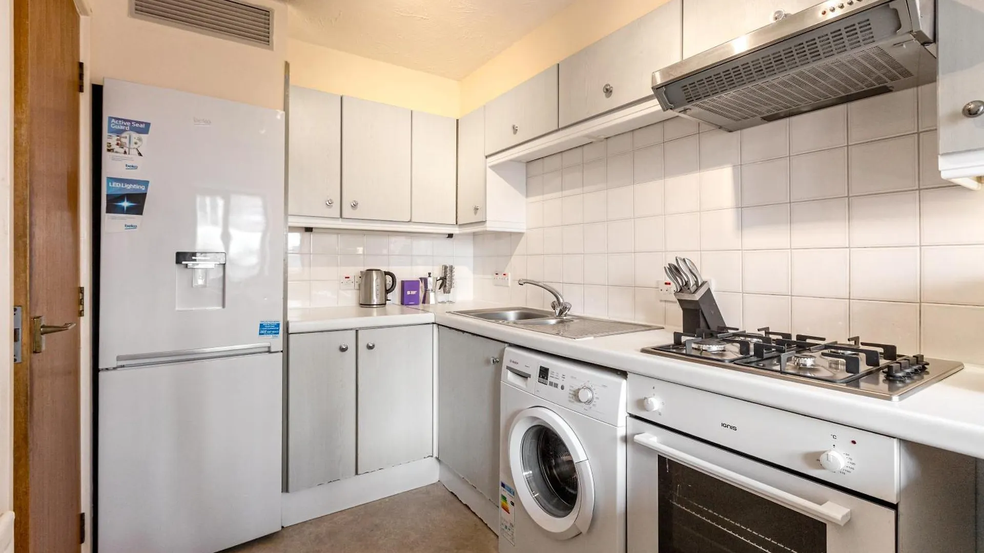 Apartment Cosy 1BR in Canary Wharf with Balcony 10min Tube London